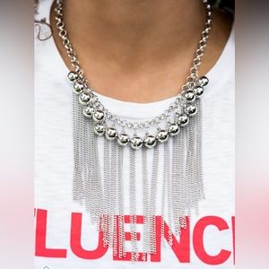 Powerhouse silver necklace and earrings -paparazzi 12b